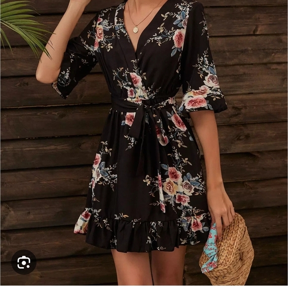 SHEIN Dresses & Skirts - Women's XS SHEIN Black Floral Mini Dress